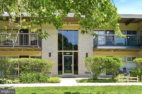 4941 Americana Dr #109, Annandale, VA 22003