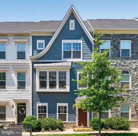 5128 Ridgeview Retreat, Chantilly, VA 20151