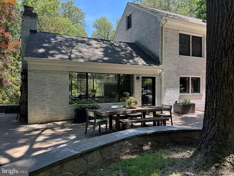 Exterior - 710 Live Oak Dr, Mclean, VA 22101 photo 16 of 21