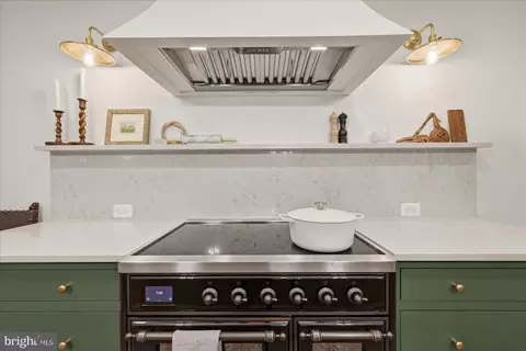 Kitchen - 710 Live Oak Dr, Mclean, VA 22101 photo 8 of 8