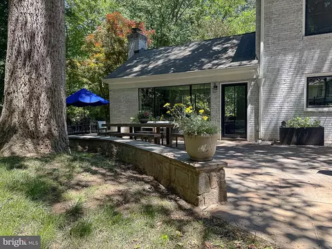 Exterior - 710 Live Oak Dr, Mclean, VA 22101 photo 17 of 21