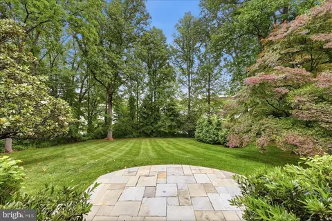 Exterior - 710 Live Oak Dr, Mclean, VA 22101 photo 12 of 21