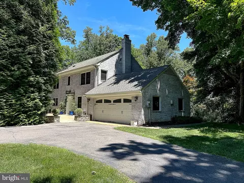 Exterior - 710 Live Oak Dr, Mclean, VA 22101 photo 7 of 21