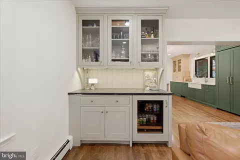 Kitchen - 710 Live Oak Dr, Mclean, VA 22101 photo 6 of 8