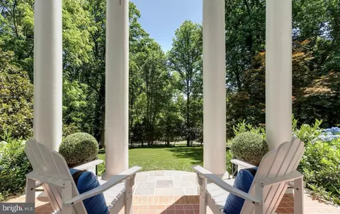 Exterior - 710 Live Oak Dr, Mclean, VA 22101 photo 13 of 21
