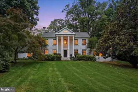 Exterior - 710 Live Oak Dr, Mclean, VA 22101 photo 8 of 21