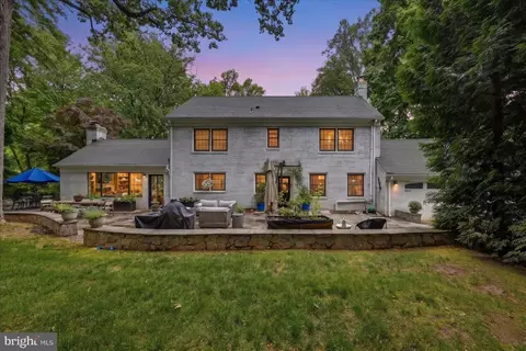 Exterior - 710 Live Oak Dr, Mclean, VA 22101 photo 9 of 21