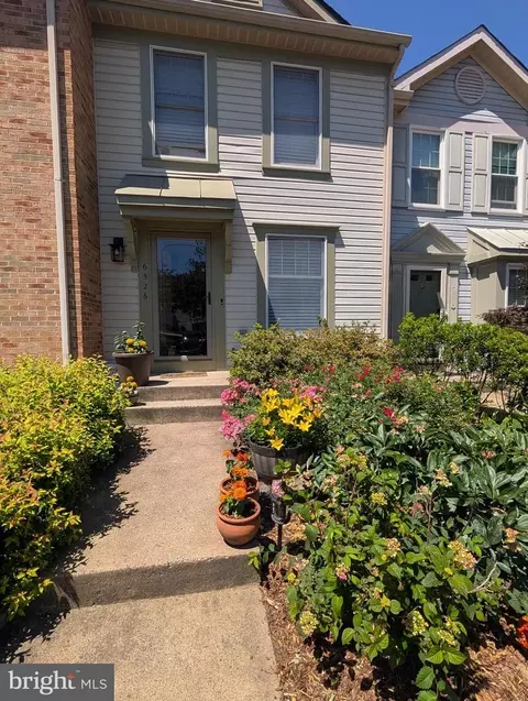6526 Skylemar Trl, Centreville, VA 20121