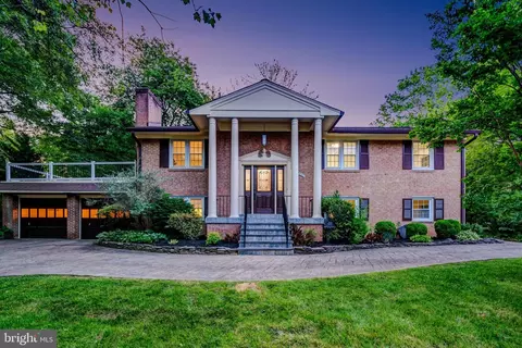5227 Grinnell St, Fairfax, VA 22032