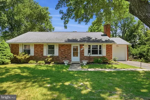 4115 Conrad Rd, Alexandria, VA 22312