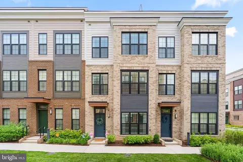 7361 Blade Dr, Falls Church, VA 22042