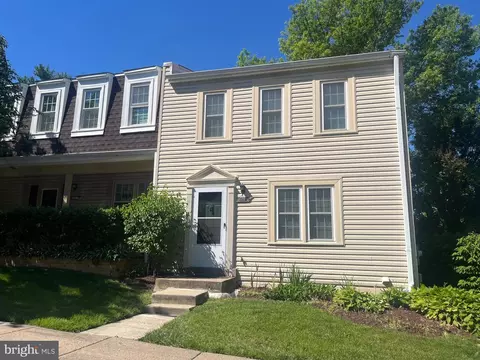 6358 Fenestra Ct, Burke, VA 22015