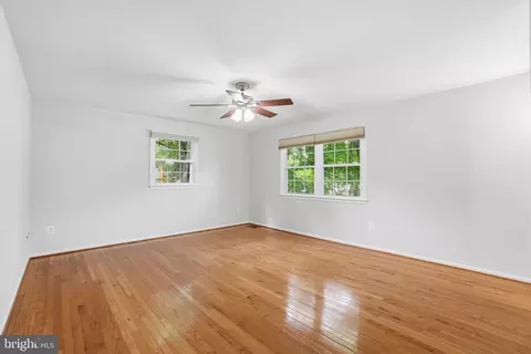 Living - 7216 Reservation Dr, Springfield, VA 22153 photo 9 of 10