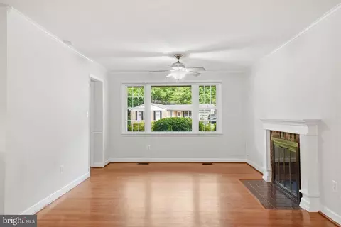 Living - 7216 Reservation Dr, Springfield, VA 22153 photo 6 of 10