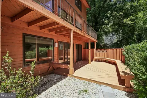 Exterior - 2121 Cabots Point Ln, Reston, VA 20191 photo 2 of 4