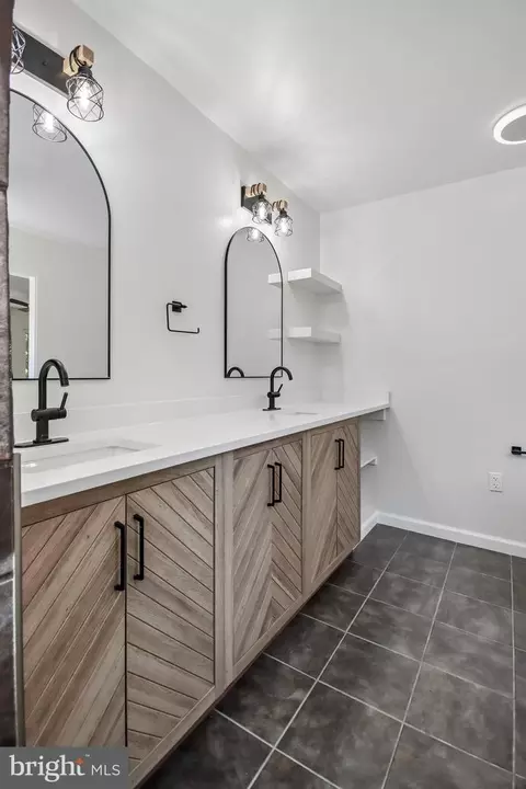 Bath - 2121 Cabots Point Ln, Reston, VA 20191 photo 1 of 3