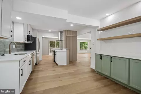 Entry Way - 2121 Cabots Point Ln, Reston, VA 20191 photo 1 of 2
