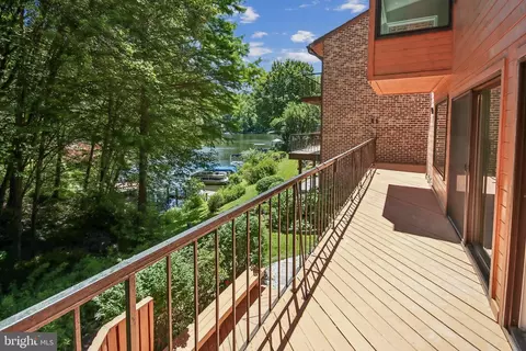 Exterior - 2121 Cabots Point Ln, Reston, VA 20191 photo 4 of 4