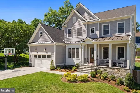 7309 Redd Rd, Falls Church, VA 22043