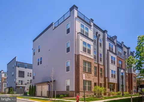 2127 Glacier Rd #86, Herndon, VA 20170
