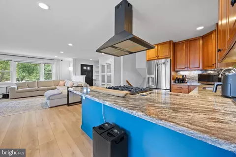 Kitchen - 6705 New Hope Dr, Springfield, VA 22151 photo 3 of 9