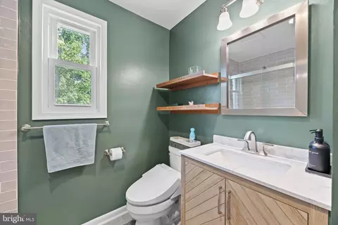 Bath - 6705 New Hope Dr, Springfield, VA 22151 photo 1 of 5