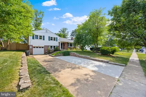 Exterior - 6705 New Hope Dr, Springfield, VA 22151 photo 3 of 16