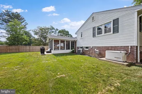 Exterior - 6705 New Hope Dr, Springfield, VA 22151 photo 11 of 16