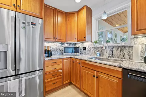 Kitchen - 6705 New Hope Dr, Springfield, VA 22151 photo 9 of 9