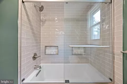 Bath - 6705 New Hope Dr, Springfield, VA 22151 photo 3 of 5