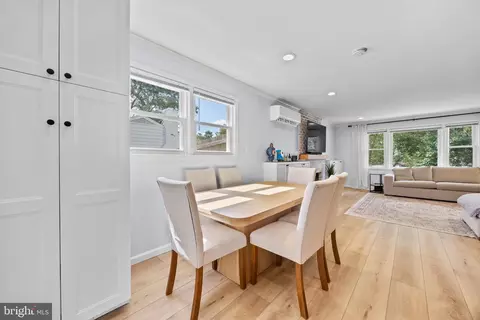 Dining - 6705 New Hope Dr, Springfield, VA 22151 photo 2 of 3
