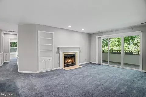 7718 Lafayette Forest Dr #176, Annandale, VA 22003