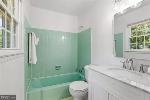 Bath - 5609 Sedgwick Ln, Springfield, VA 22151 photo 1 of 2