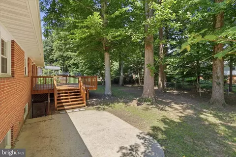 Exterior - 5609 Sedgwick Ln, Springfield, VA 22151 photo 4 of 9