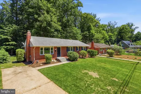 Exterior - 5609 Sedgwick Ln, Springfield, VA 22151 photo 3 of 9