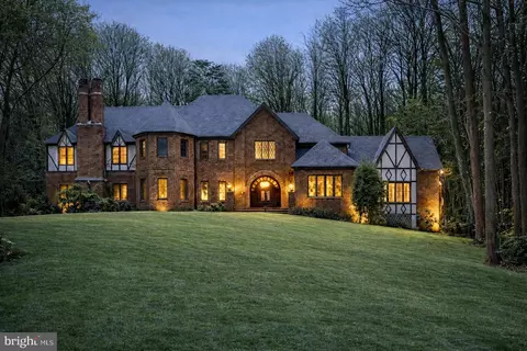 8015 Eddy Bend Trl, Fairfax Station, VA 22039