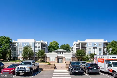5563 Seminary Rd #406, Falls Church, VA 22041