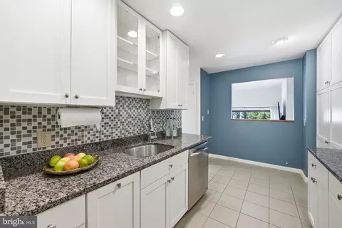 Kitchen - 11124 Glade Dr, Reston, VA 20191 photo 2 of 3