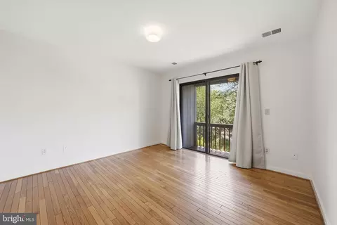 Bedroom - 11124 Glade Dr, Reston, VA 20191 photo 3 of 5