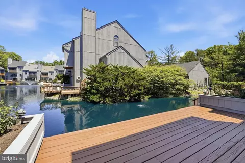 Exterior - 11124 Glade Dr, Reston, VA 20191 photo 1 of 2
