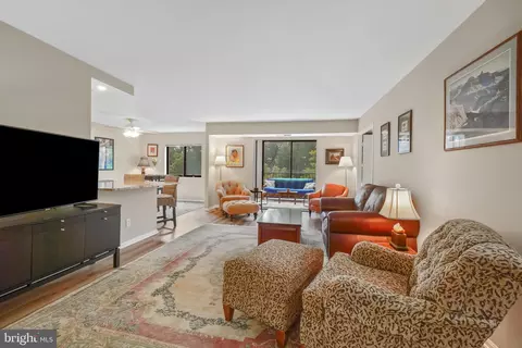 5902 Mount Eagle Dr #316, Alexandria, VA 22303