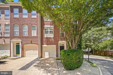 4174 Timber Log Way, Fairfax, VA 22030