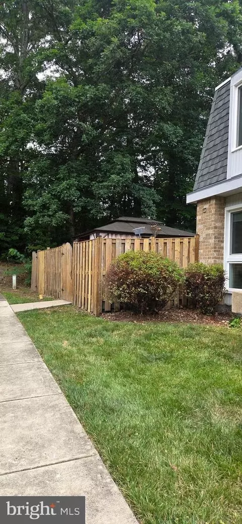 Exterior - 6022 Forrest Hollow Ln, Springfield, VA 22152 photo 1 of 5