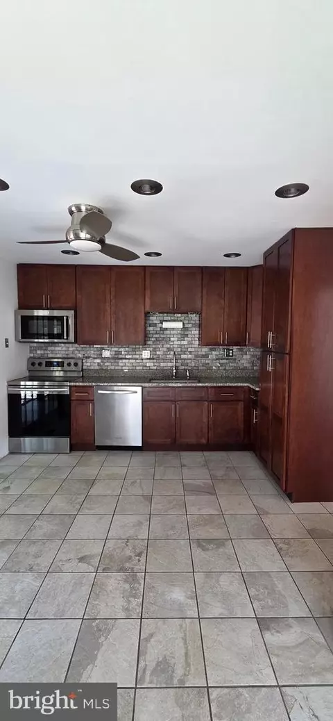 Other - 6022 Forrest Hollow Ln, Springfield, VA 22152 photo 3 of 20