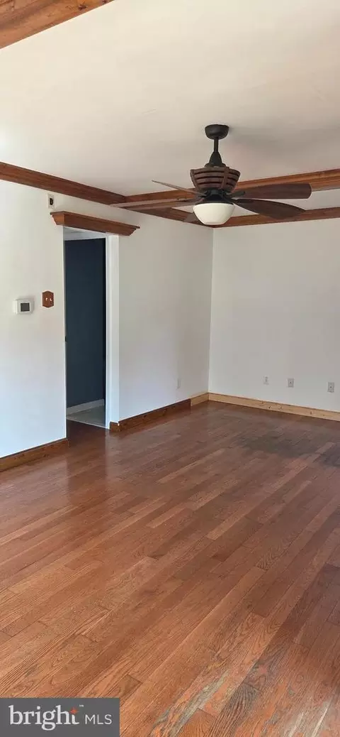 Living - 6022 Forrest Hollow Ln, Springfield, VA 22152 photo 3 of 3