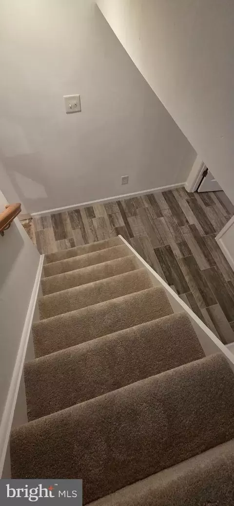 Entry Way - 6022 Forrest Hollow Ln, Springfield, VA 22152 photo 7 of 7