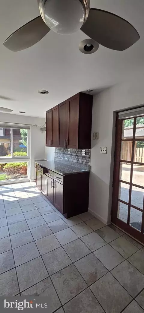 Kitchen - 6022 Forrest Hollow Ln, Springfield, VA 22152 photo 2 of 2