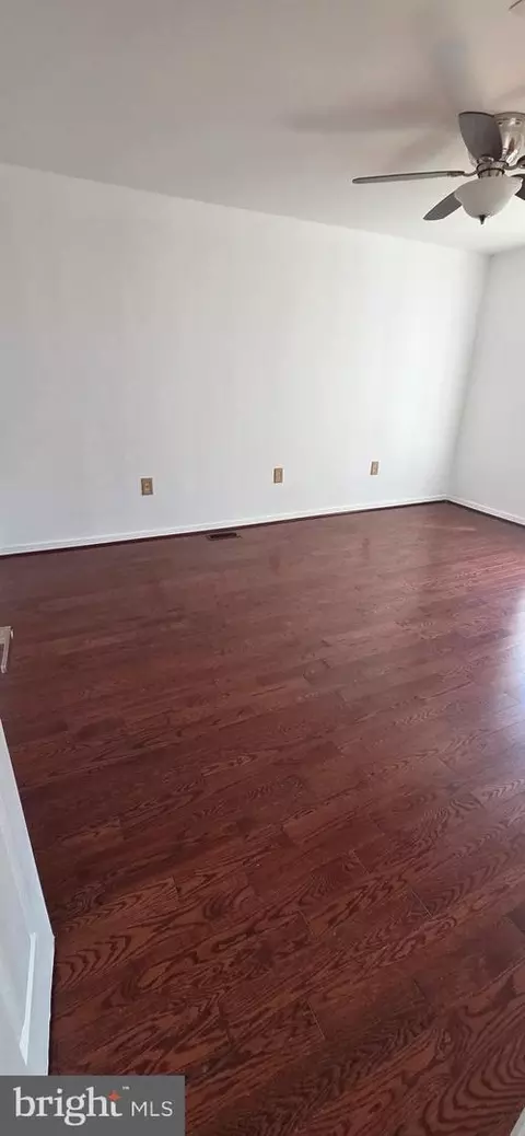 Other - 6022 Forrest Hollow Ln, Springfield, VA 22152 photo 11 of 20