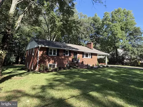 3214 Chichester Ln, Fairfax, VA 22031