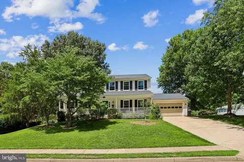 900 Barker Hill Rd, Herndon, VA 20170
